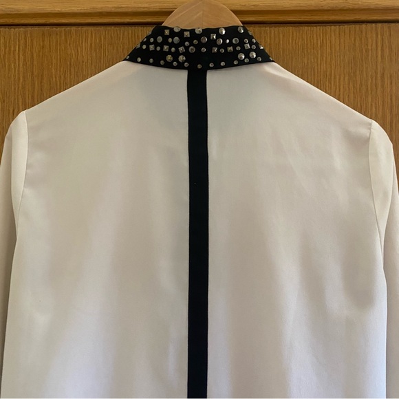 ROCK & REPUBLIC • Studded Collar Button Down Shirt - Size L - Picture 11 of 16